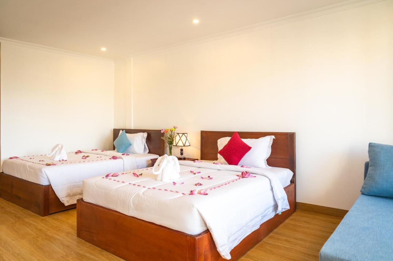Lägenhet på 400 m² i Sala Kamreuk, med 1 sovrum och 1 badrum  Siem Reap Exteriör bild